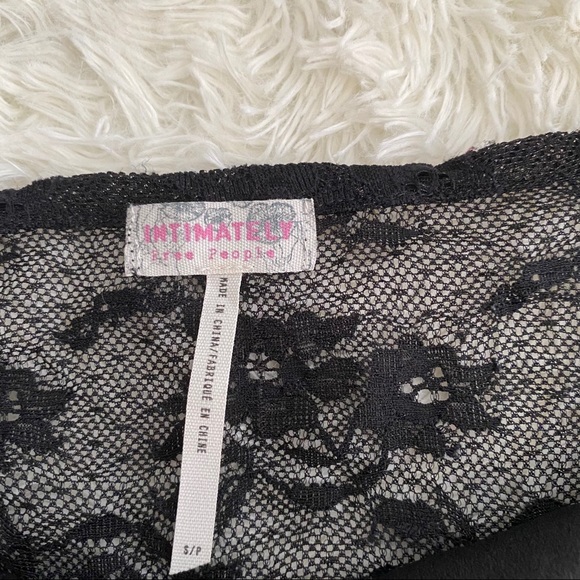 💕Free People | Black Scalloped Crop Top - Picture 2 of 3